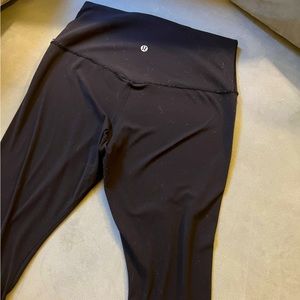 Lululemon Align High Rise Cropped Legging, Size 6, Black.